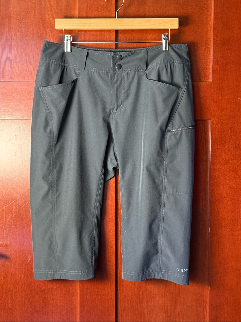 Terry Women's Charcoal Performance Metro Below The Knee Bike Capri Size XL